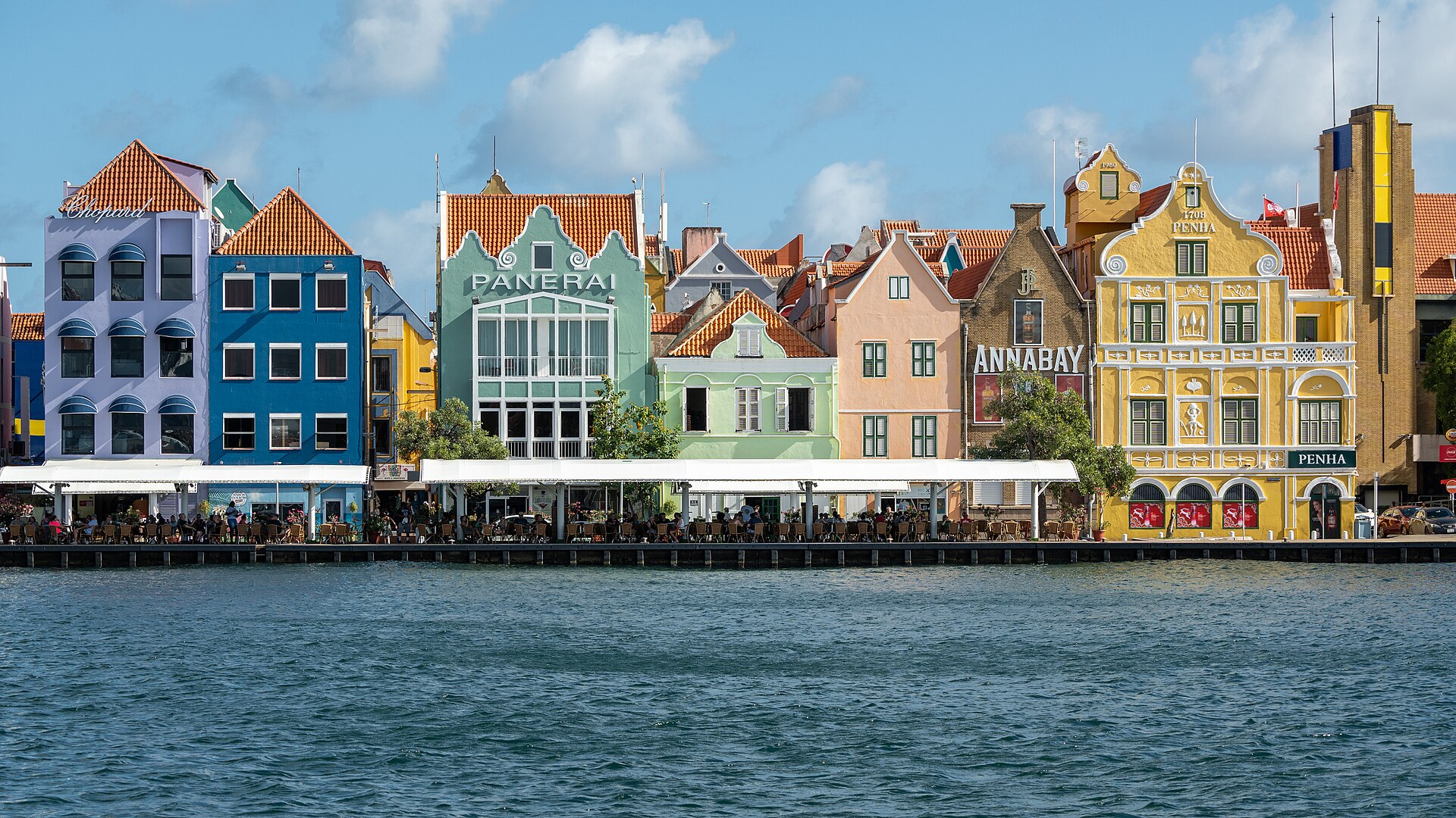 Casas coloridas de Willemstad en Curazao